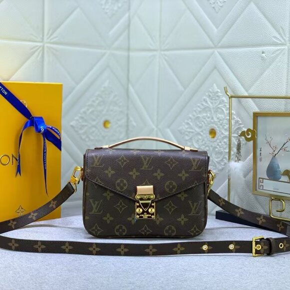 Louis Vuitton Pochette Metis Women´s Shoulder Bag...